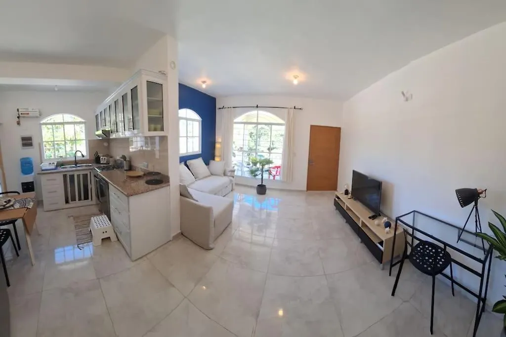 Casamia Rd B&B Río San Juan شقة