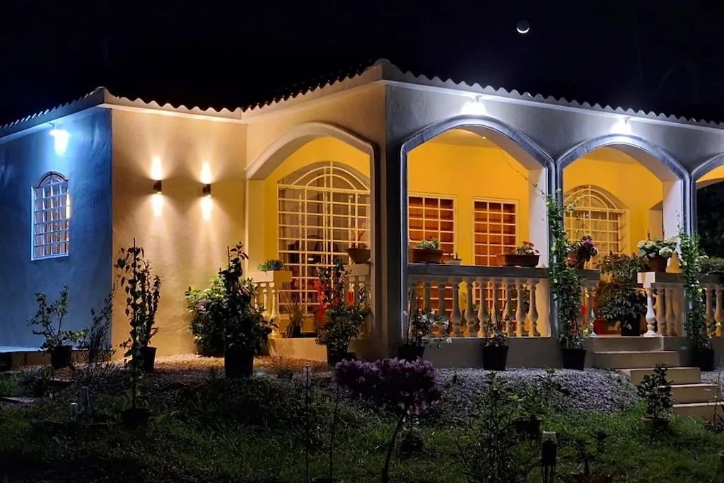 Casamia Rd B&B Río San Juan