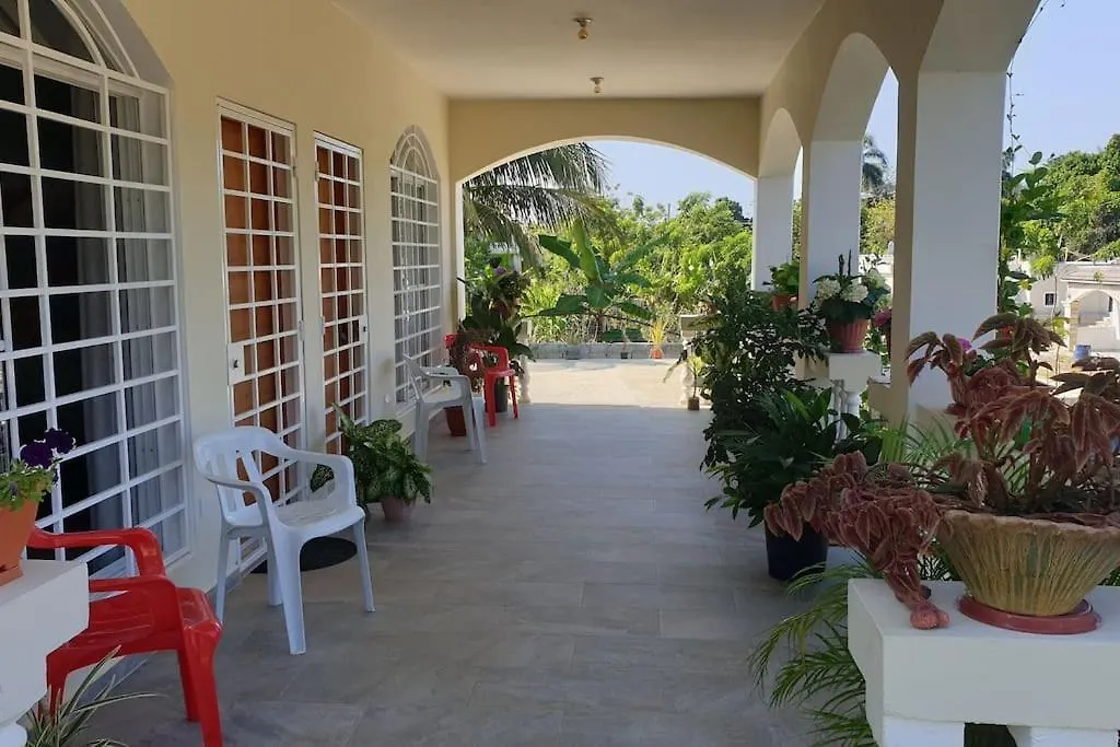 Casamia Rd B&B Río San Juan شقة